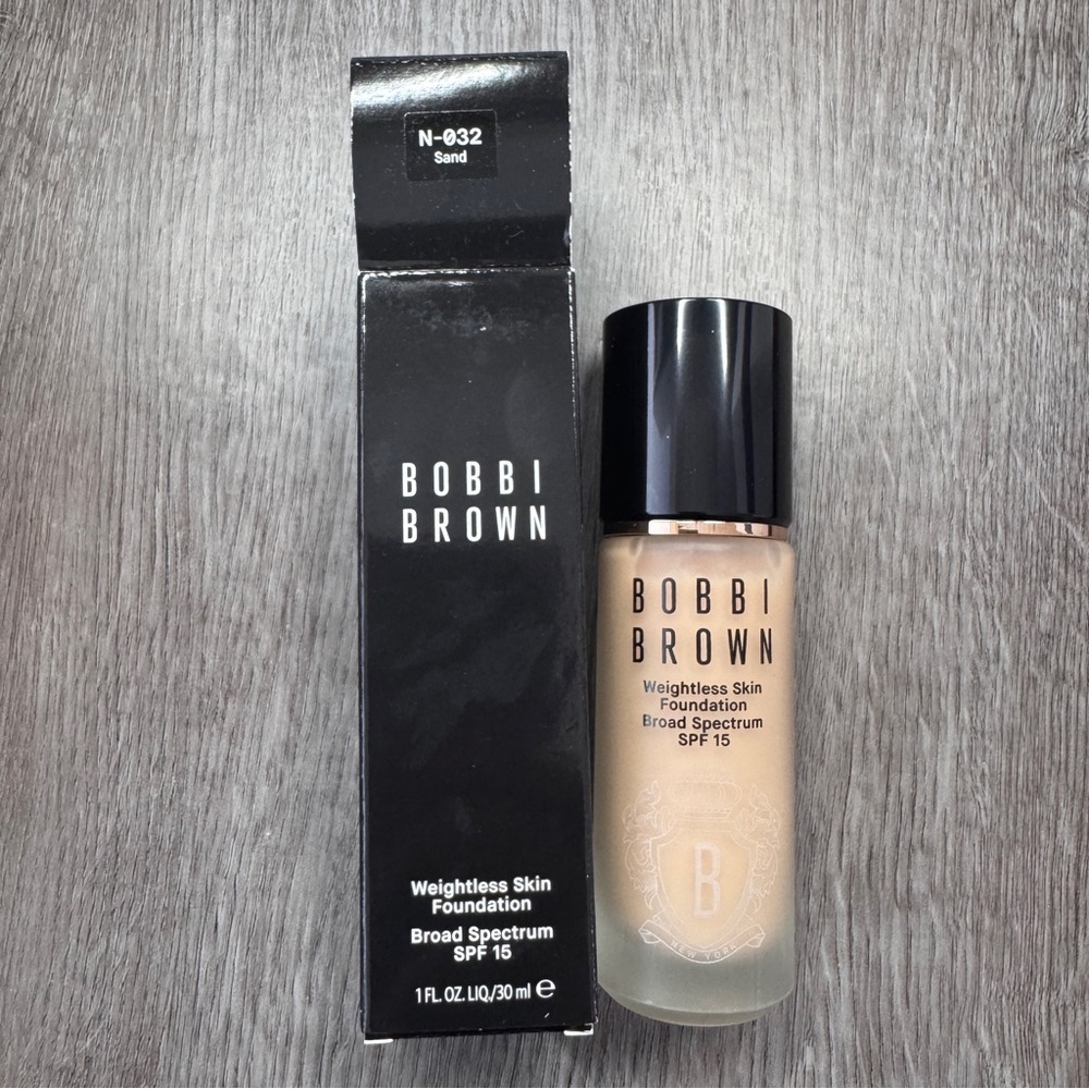 Bobbi Brown Weightless Skin Foundation N-032 Sand 30ml